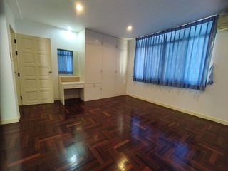 Reihenhaus zur Miete mit 4 Zimmer in Watthana, Bangkok