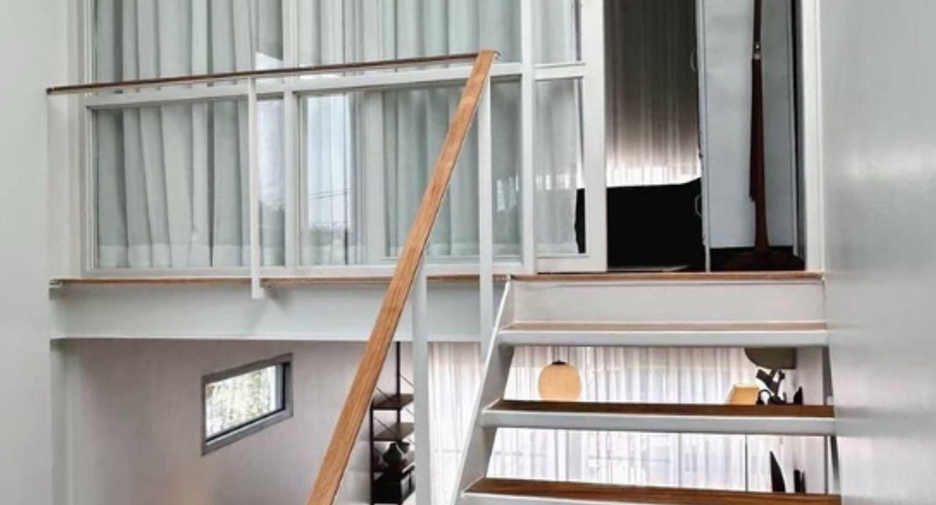 For sale 1 bed townhouse in Phaya Thai, Bangkok