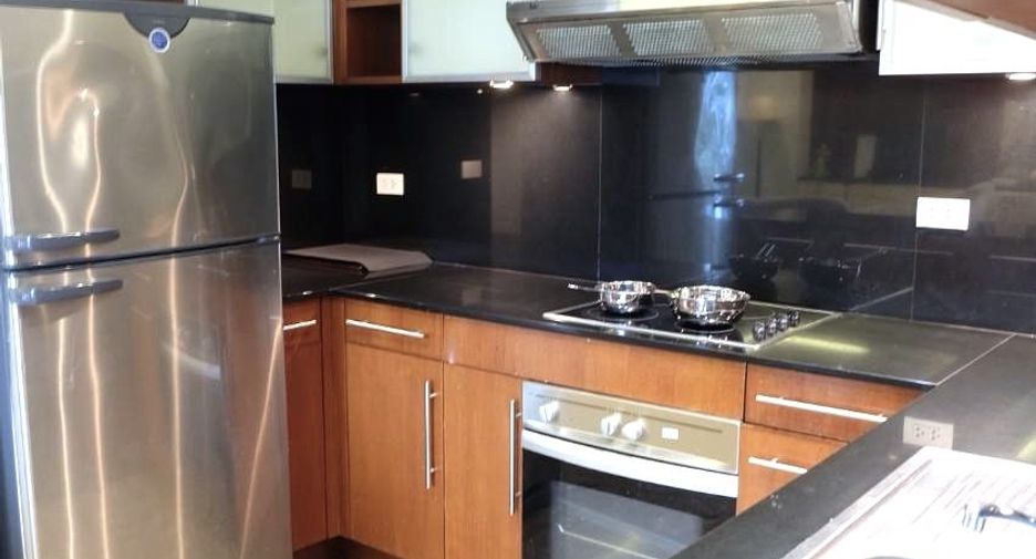For rent 3 bedrooms condo in Pathum Wan, Bangkok