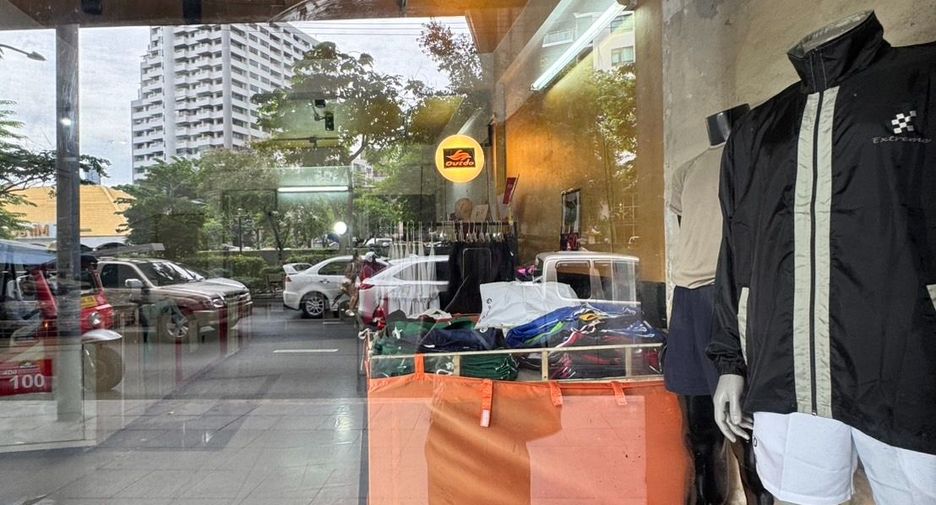 For rent retail Space in Khlong Toei, Bangkok