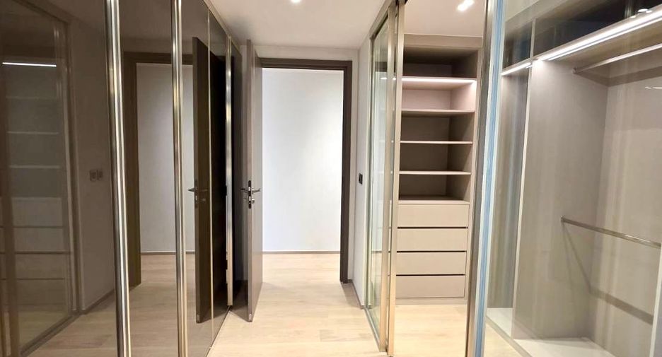 For sale 2 bedrooms condo in Pathum Wan, Bangkok