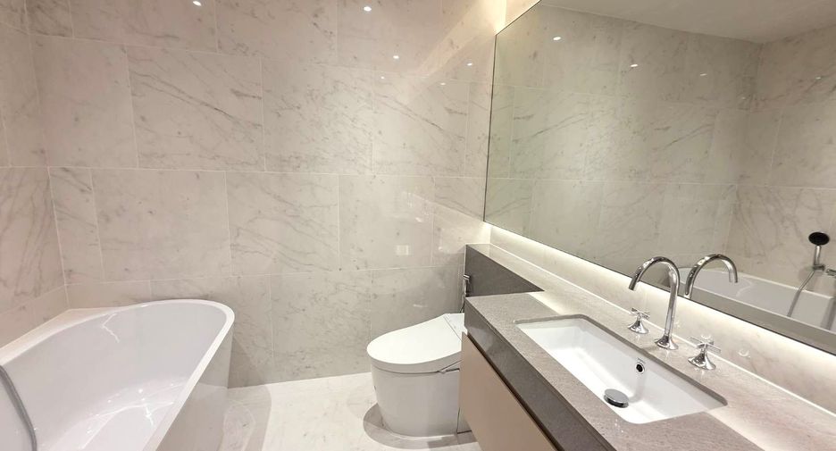 For sale 2 bedrooms condo in Pathum Wan, Bangkok