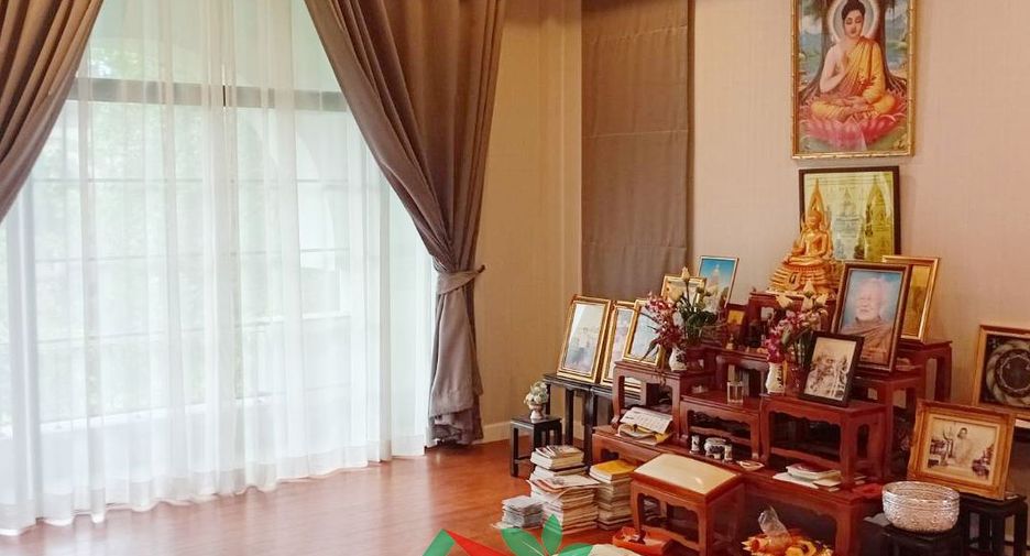 À vendre 3 chambres maison de ville à Thawi Watthana, Bangkok