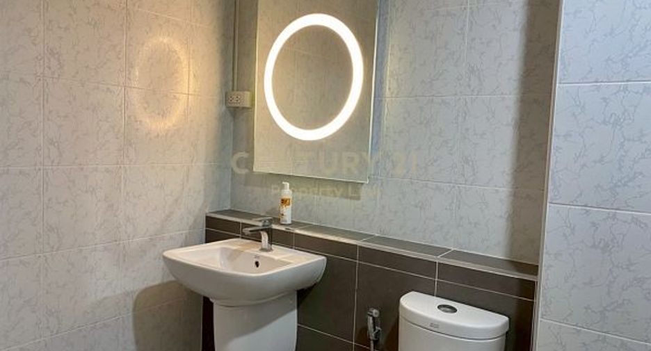 For sale 2 bedrooms townhouse in Yan Nawa, Bangkok