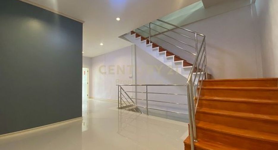 For sale 2 bedrooms townhouse in Yan Nawa, Bangkok