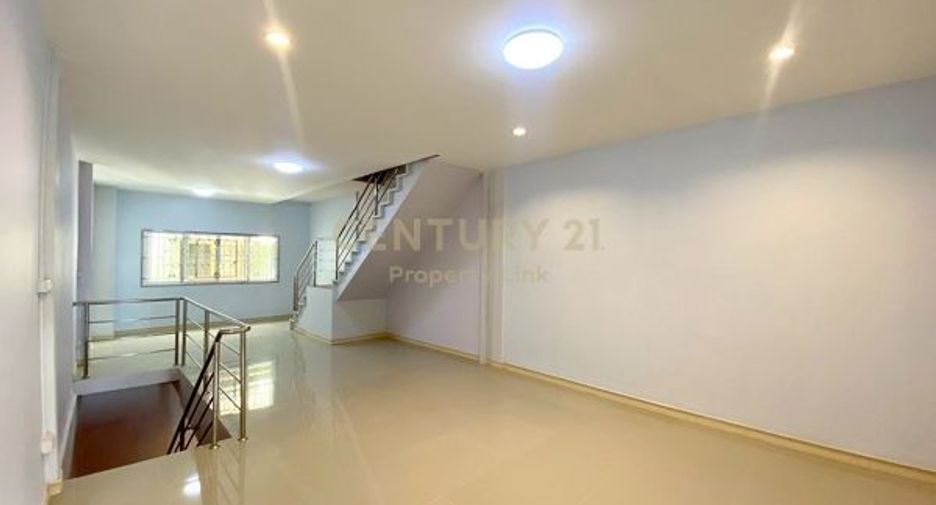 For sale 2 bedrooms townhouse in Yan Nawa, Bangkok