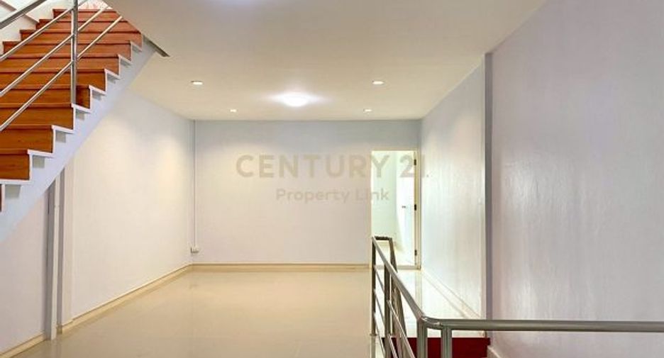 For sale 2 bedrooms townhouse in Yan Nawa, Bangkok