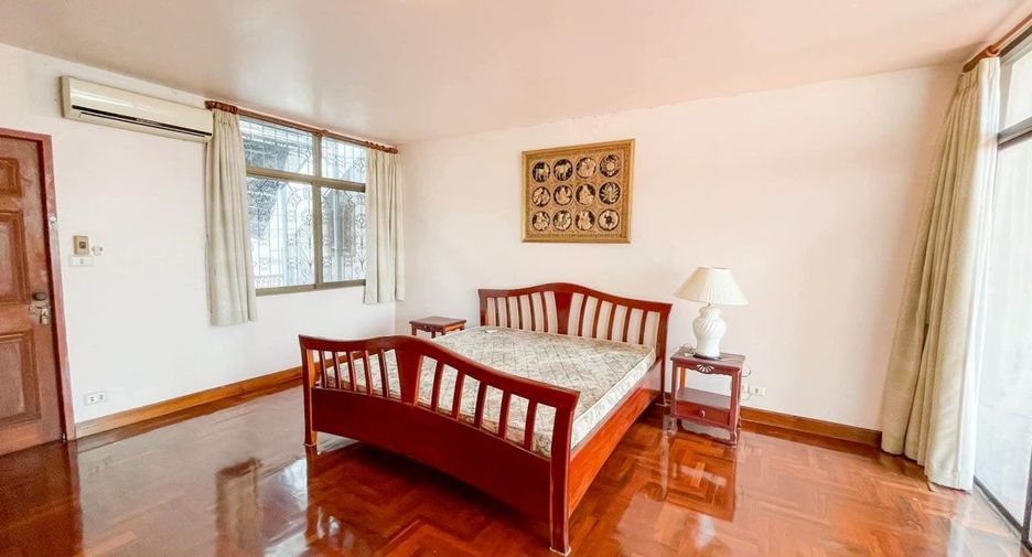 For sale 5 bedrooms townhouse in Bang Lamung, Chonburi