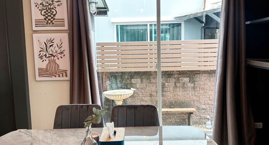 For rent 3 bedrooms house in Suan Luang, Bangkok