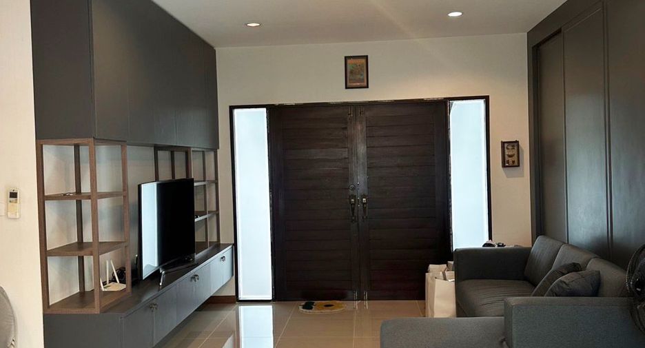 For rent 3 bedrooms house in Suan Luang, Bangkok