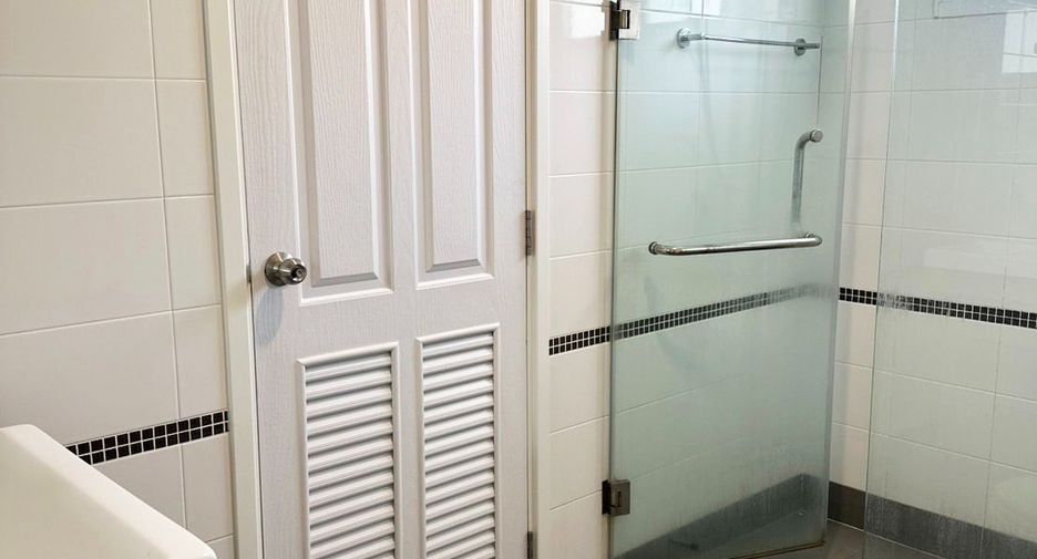 For rent 3 bedrooms house in Suan Luang, Bangkok