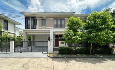 For sale 4 bedrooms house in Phasi Charoen, Bangkok