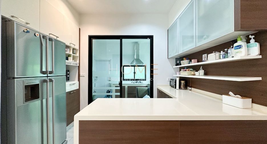 For sale 4 bedrooms house in Phasi Charoen, Bangkok