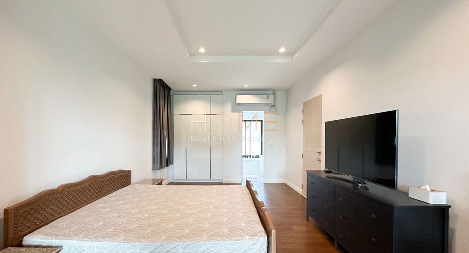 For sale 4 bedrooms house in Phasi Charoen, Bangkok