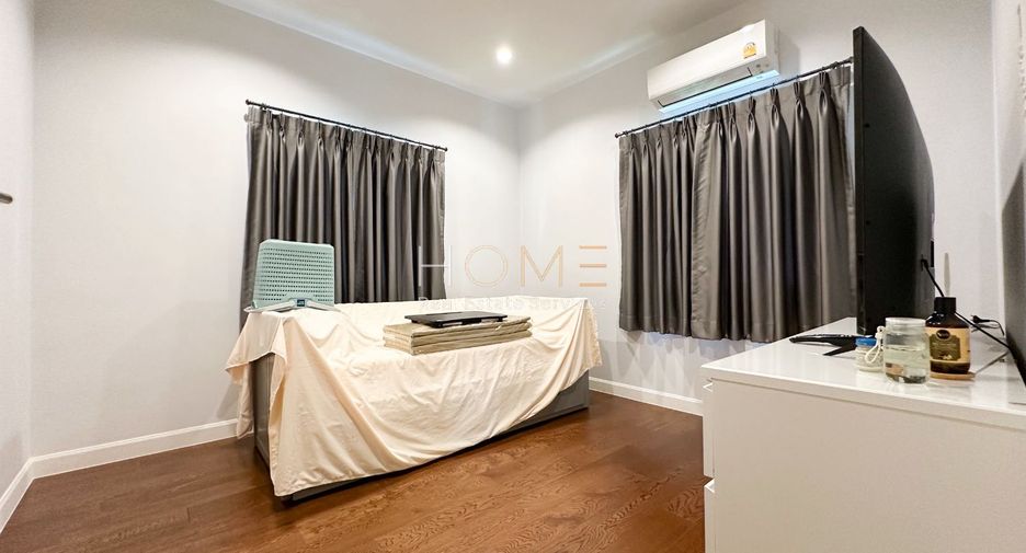 For sale 4 bedrooms house in Phasi Charoen, Bangkok