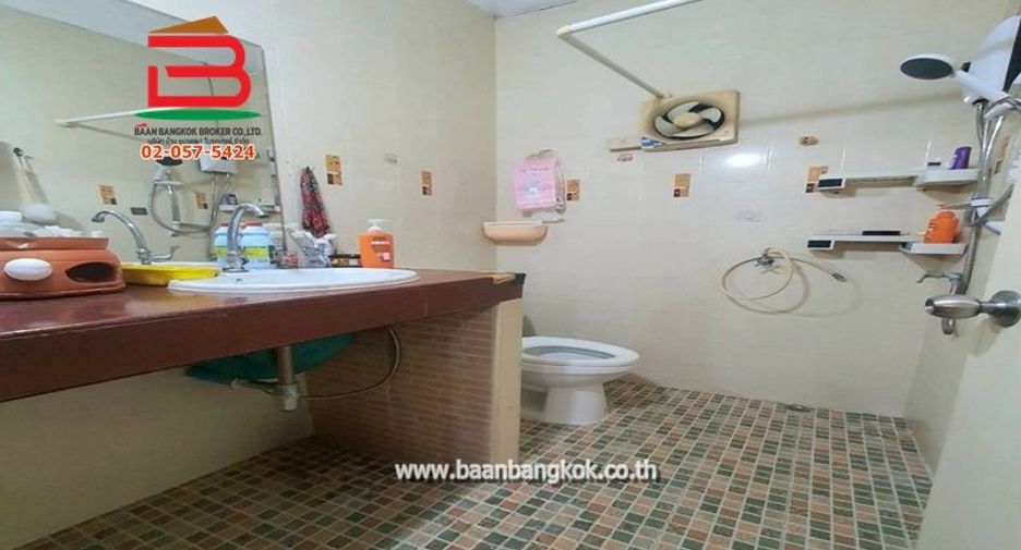 Haus zum Kauf mit 2 Zimmer in Khlong Sam Wa, Bangkok