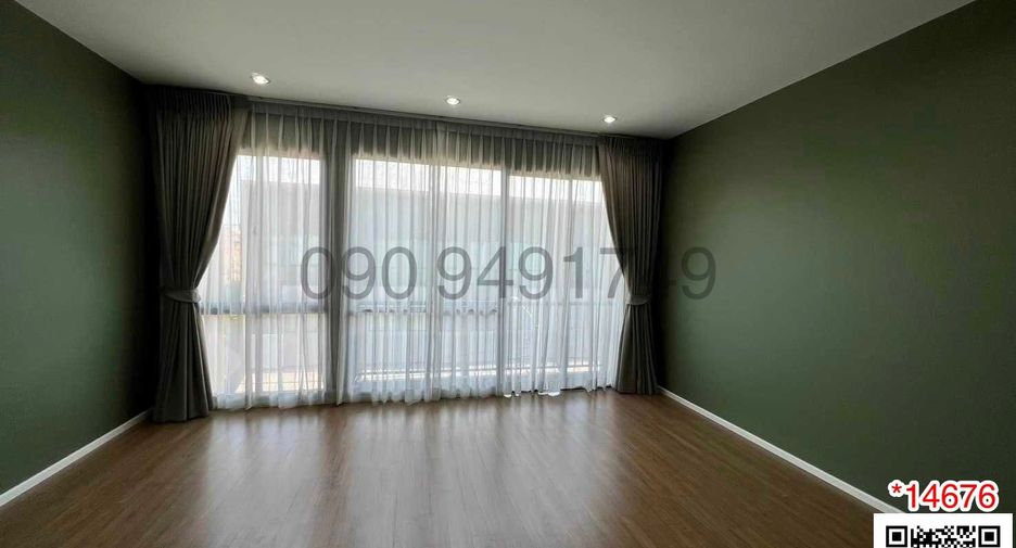 For sale 3 bedrooms townhouse in Saphan Sung, Bangkok