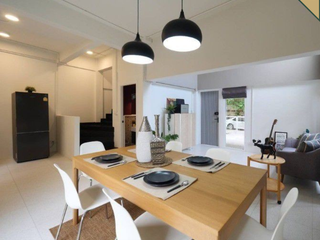 Reihenhaus zur Miete mit 4 Zimmer in Watthana, Bangkok