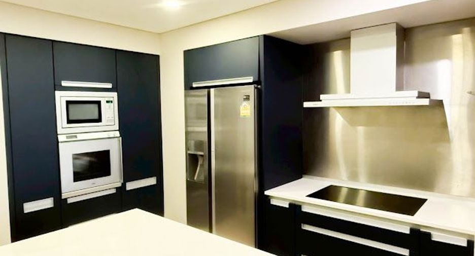 For rent and for sale 4 bedrooms condo in Pathum Wan, Bangkok