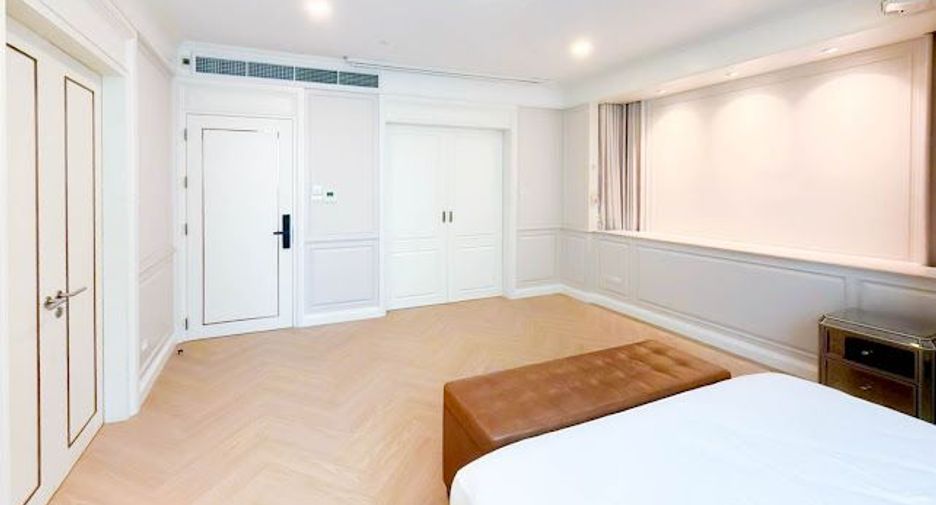 For rent and for sale 4 bedrooms condo in Pathum Wan, Bangkok