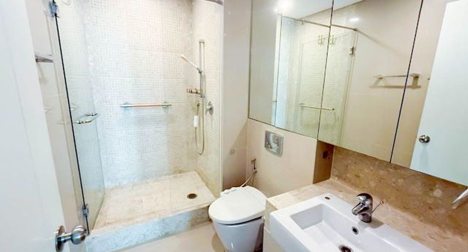 For rent and for sale 4 bedrooms condo in Pathum Wan, Bangkok