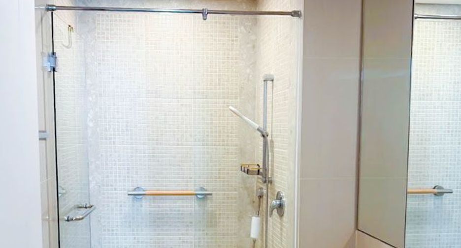 For rent and for sale 4 bedrooms condo in Pathum Wan, Bangkok