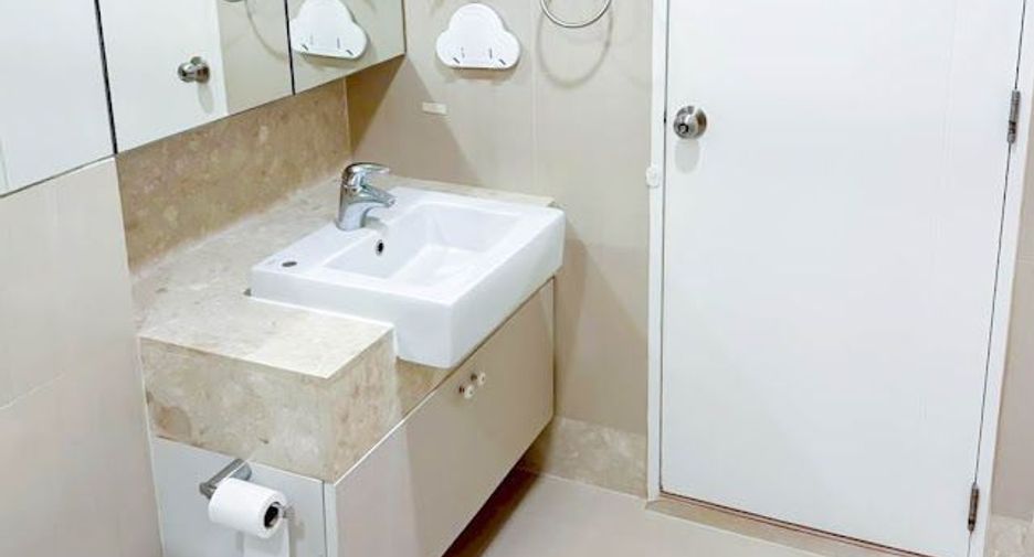 For rent and for sale 4 bedrooms condo in Pathum Wan, Bangkok