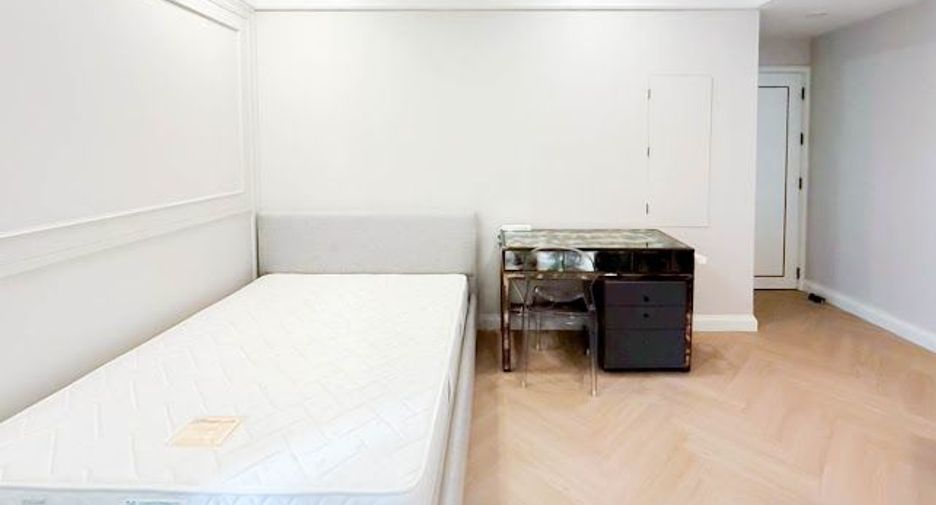 For rent and for sale 4 bedrooms condo in Pathum Wan, Bangkok