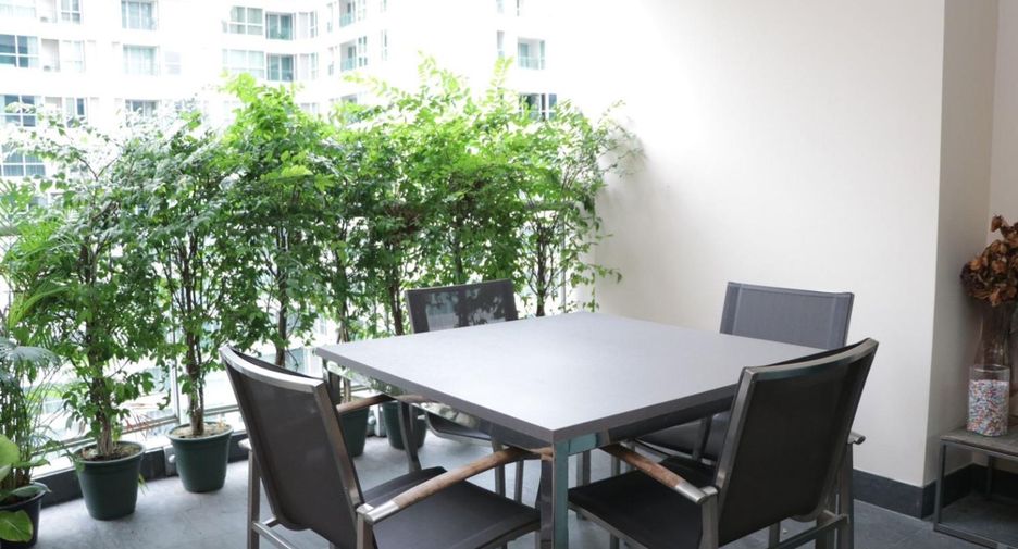 For rent and for sale 4 bedrooms condo in Pathum Wan, Bangkok