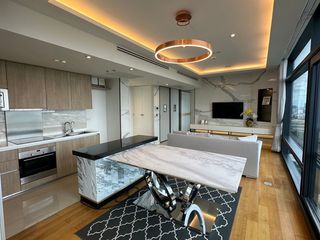 Condo en alquiler y en venta de 3 habitaciones en Watthana, Bangkok
