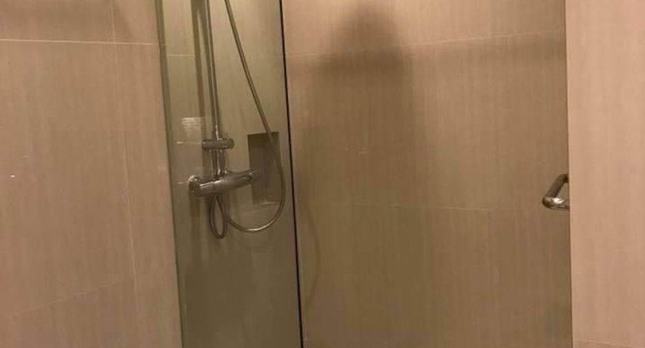 Аренда и продажа 3 спальни кондо в Щаттхана, Бангкок