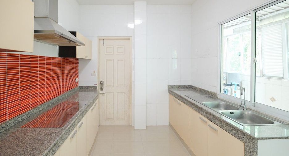 For sale 3 bedrooms house in Bang Bua Thong, Nonthaburi