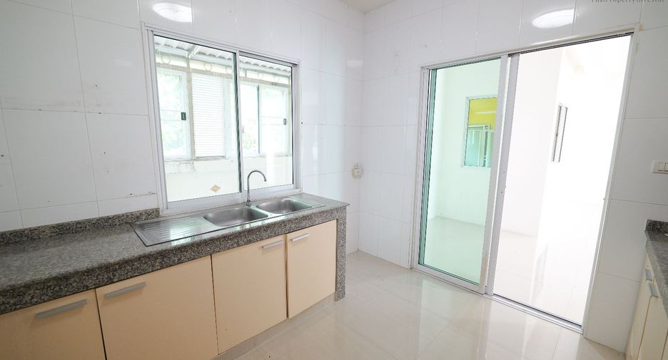 For sale 3 bedrooms house in Bang Bua Thong, Nonthaburi