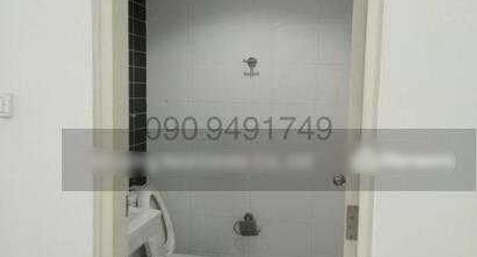 For rent 3 bedrooms townhouse in Bang Khae, Bangkok