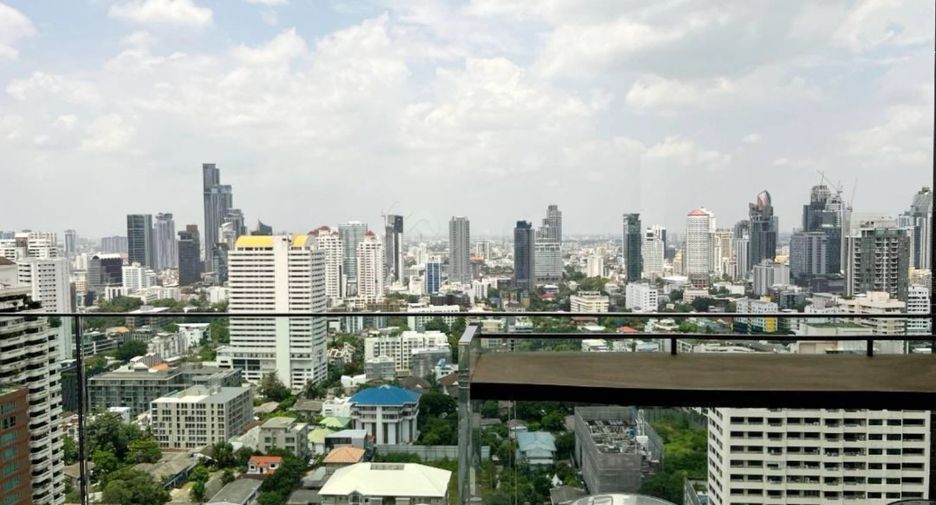 For rent 2 bedrooms apartment in Khlong Toei, Bangkok