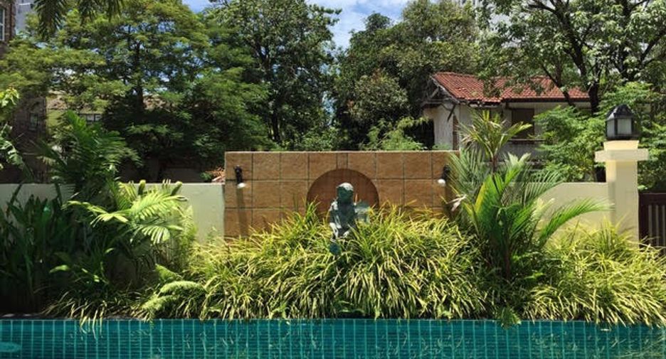 For rent 4 bedrooms condo in Watthana, Bangkok