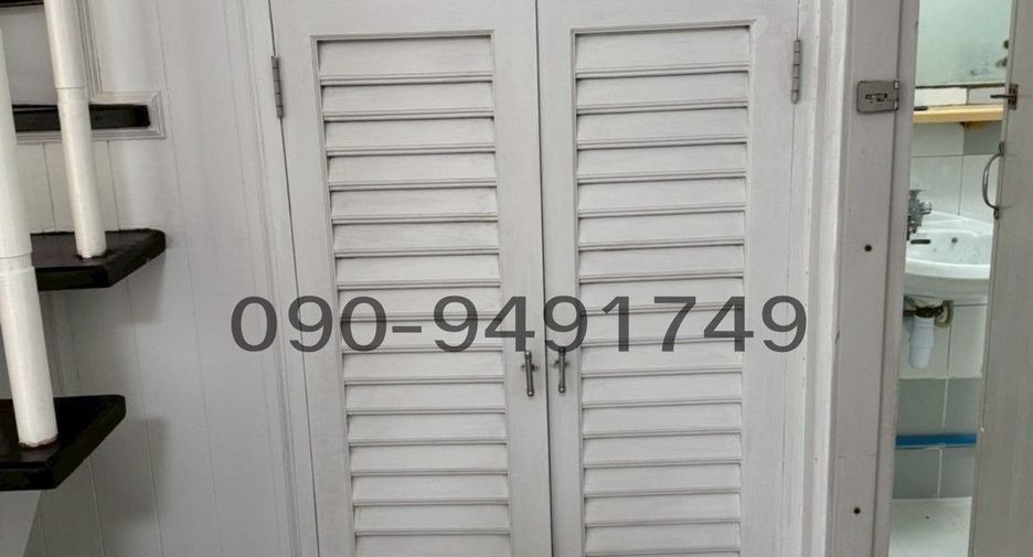 For rent 2 bedrooms townhouse in Khlong Sam Wa, Bangkok