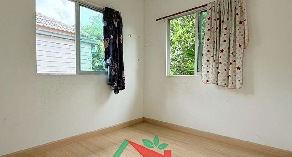 For sale 3 bedrooms townhouse in Khlong Sam Wa, Bangkok