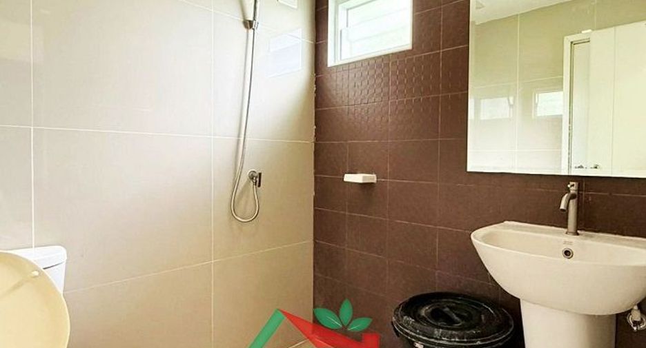 For sale 3 bedrooms townhouse in Khlong Sam Wa, Bangkok
