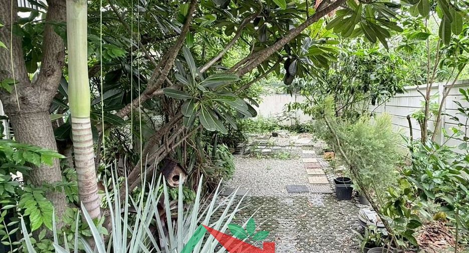 For sale 3 bedrooms townhouse in Khlong Sam Wa, Bangkok