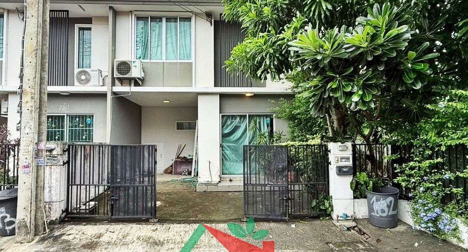 For sale 3 bedrooms townhouse in Khlong Sam Wa, Bangkok