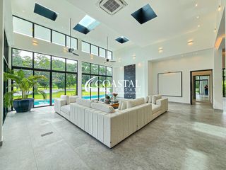For rent and for sale 4 bedrooms house in Bang Lamung, Chonburi