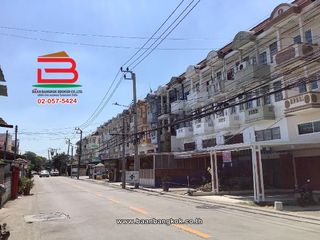 For rent and for sale 3 bedrooms retail Space in Bang Khen, Bangkok