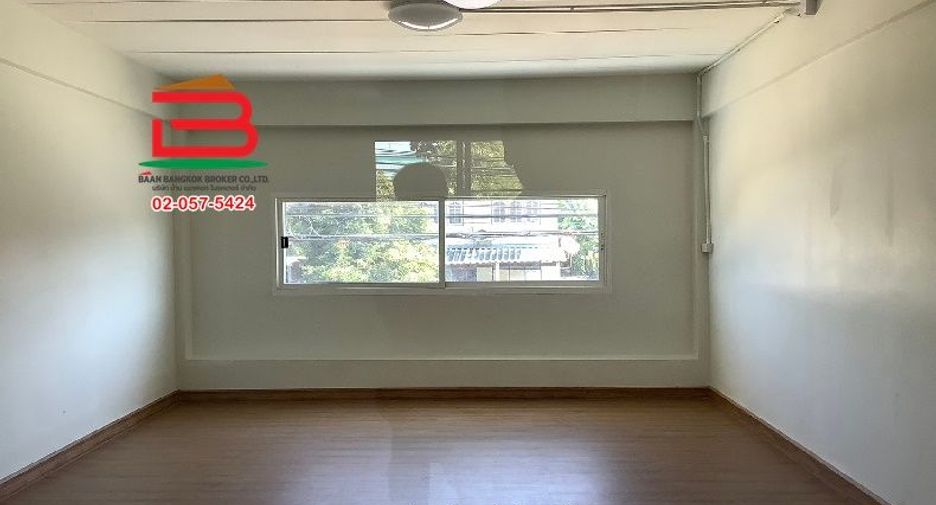 For rent and for sale 3 bedrooms retail Space in Bang Khen, Bangkok
