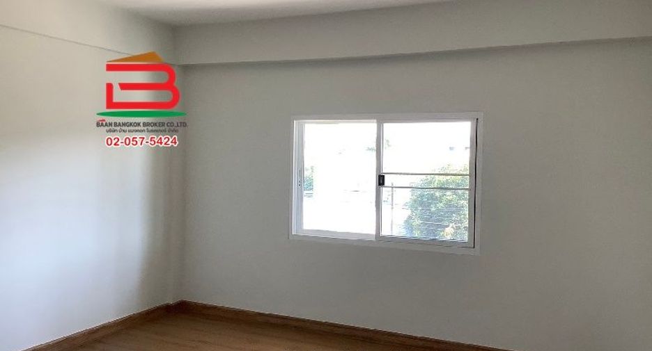 For rent and for sale 3 bedrooms retail Space in Bang Khen, Bangkok