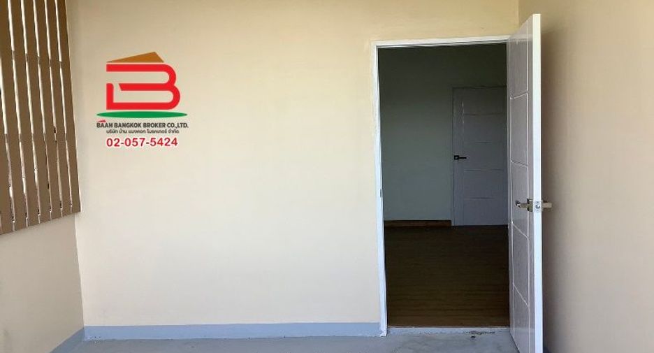 For rent and for sale 3 bedrooms retail Space in Bang Khen, Bangkok
