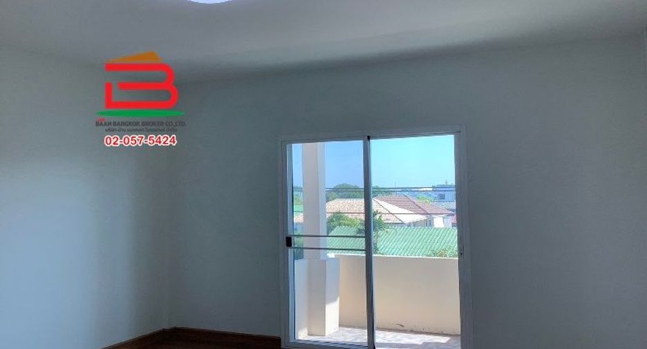 For rent and for sale 3 bedrooms retail Space in Bang Khen, Bangkok