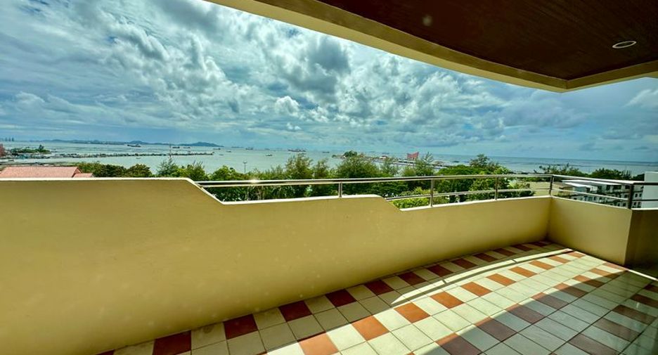 For sale 2 bedrooms condo in Si Racha, Chonburi