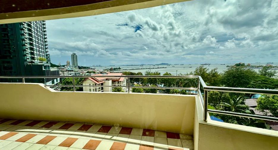 For sale 2 bedrooms condo in Si Racha, Chonburi