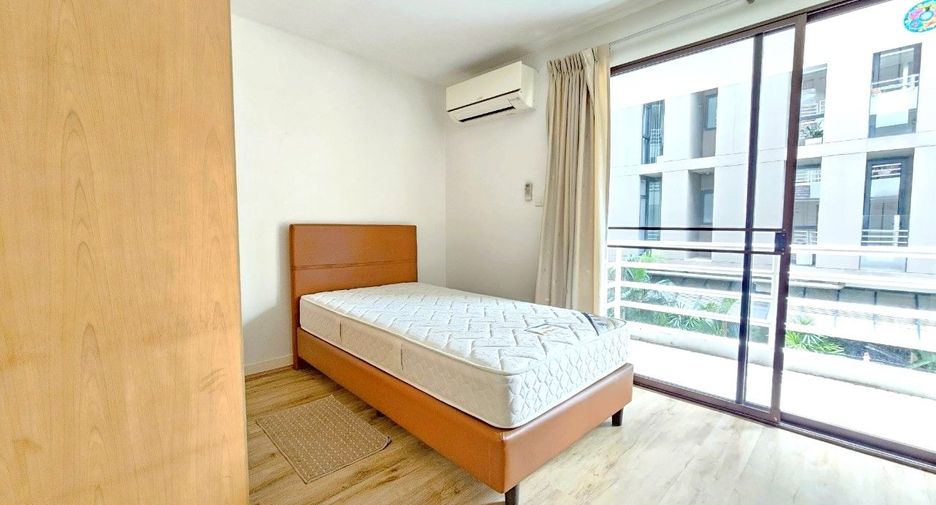 For rent 3 bedrooms condo in Sathon, Bangkok